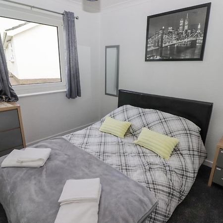 48 Gower Holiday Village Суонси Экстерьер фото