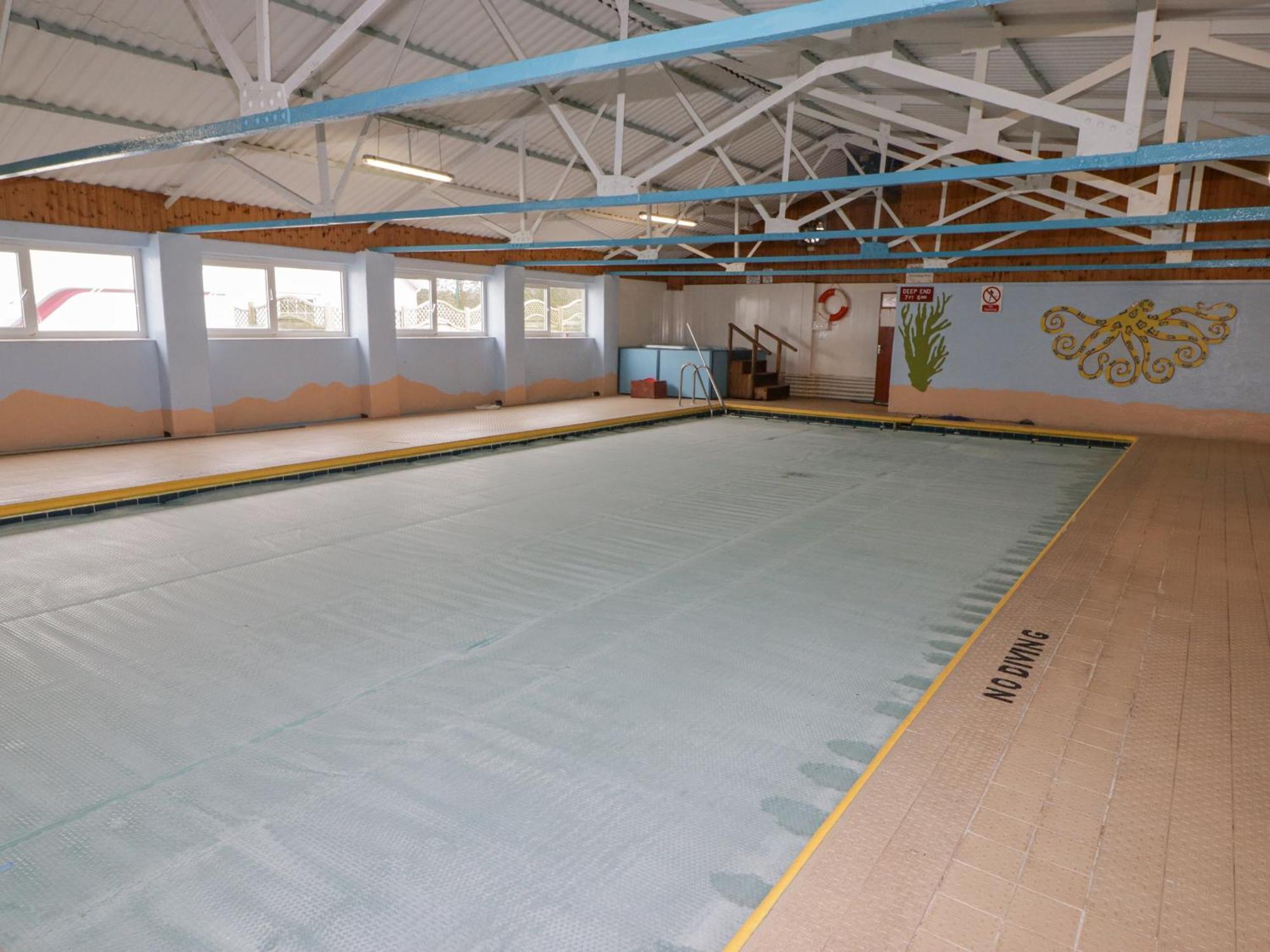 48 Gower Holiday Village Суонси Экстерьер фото